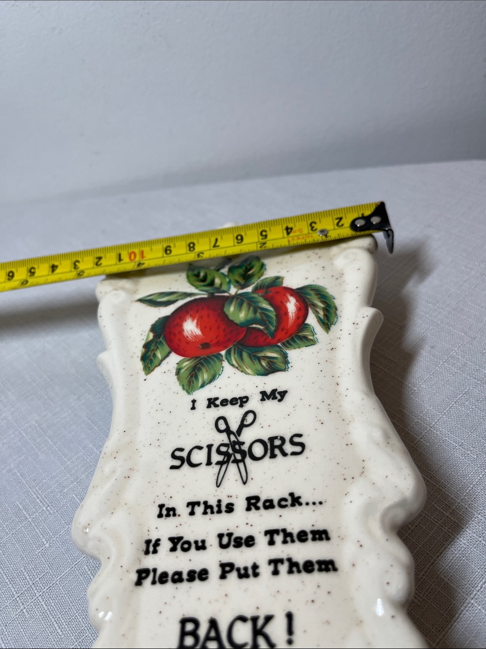 Vintage Ceramic Scissors Holder Rack with Apple Motif
Never lose your scissors! - Picture 5 of 11